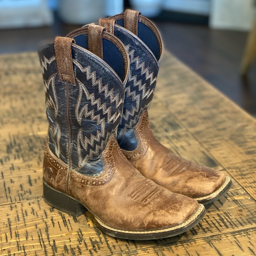 Boys Ariat Tycoon Western Cowboy boots size 13.5